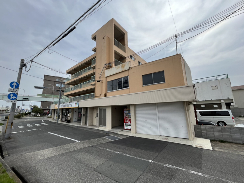 ラムール東二見