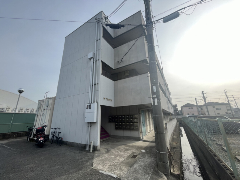 ラ・フラタニテ