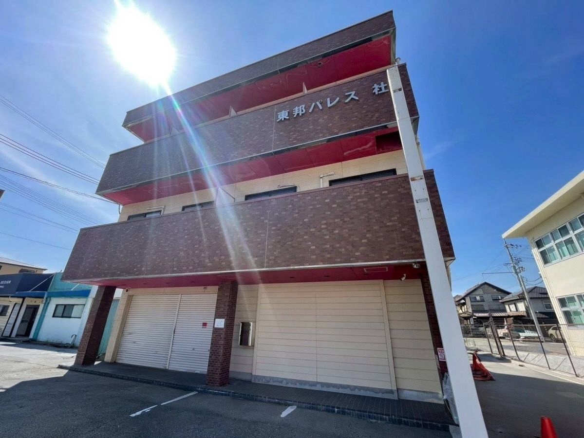 物件番号:1057237942 商業施設が徒歩圏内で生活便利です♪日当たり良好でオススメ物件です☆