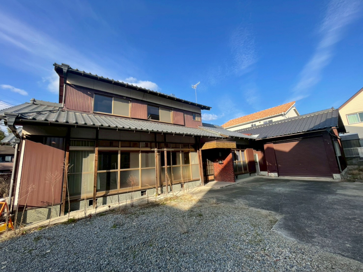 加東市北野倉庫付き戸建