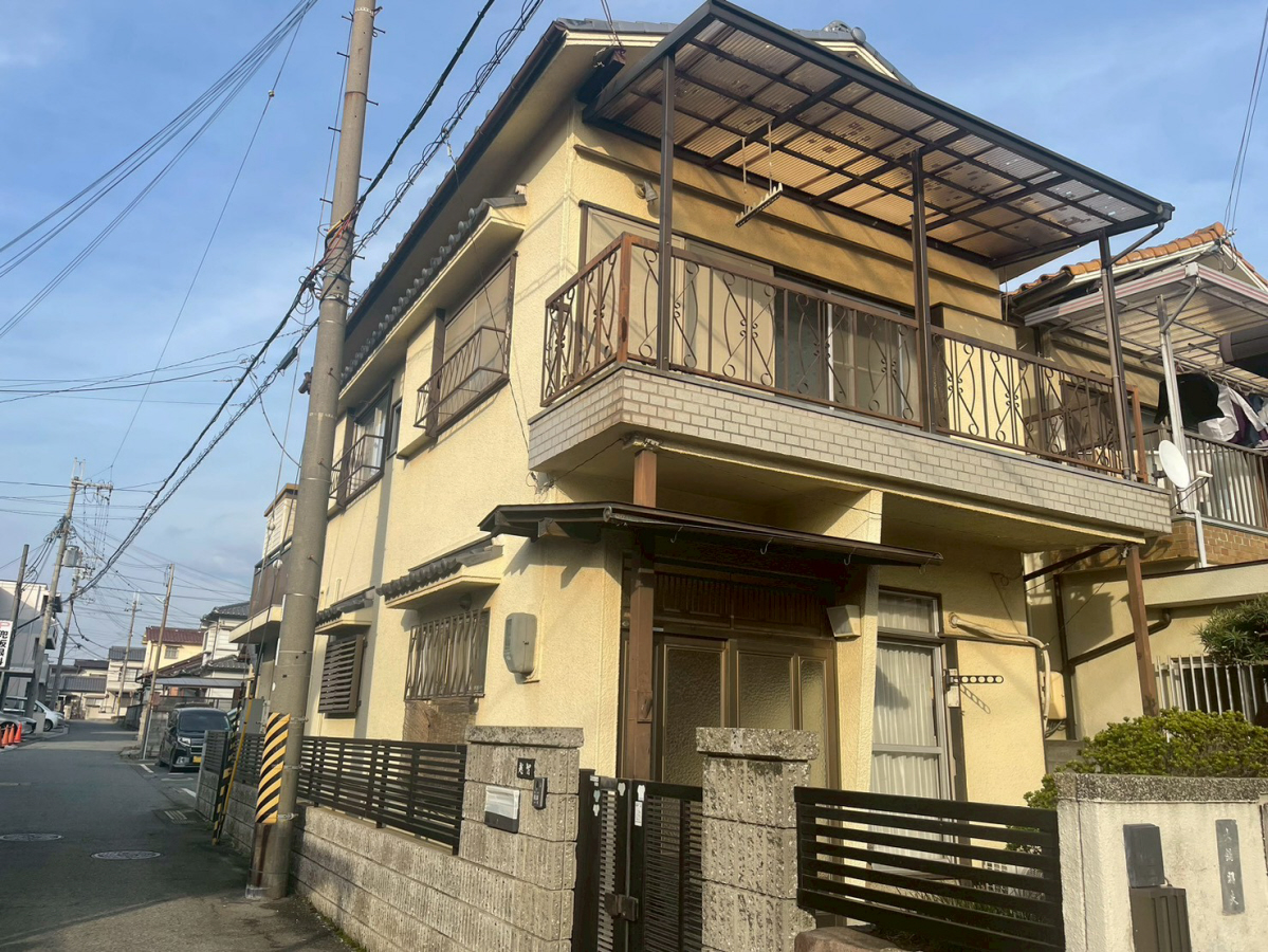 平岡町一色貸家