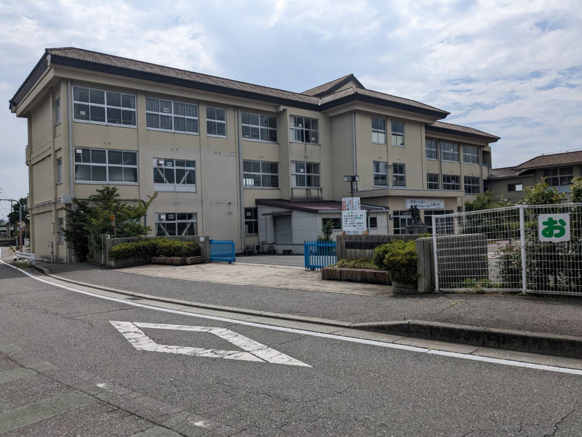 大部小学校まで1398m (徒歩18分) 写真21