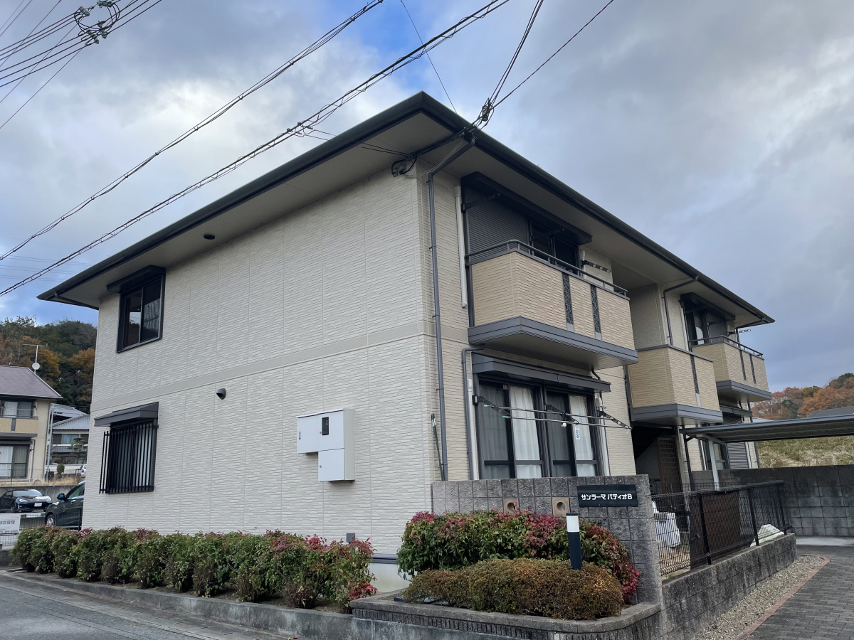 物件番号:1057211293 駐車場1台無料！コンビニ、ドラッグストア、市役所等周辺環境充実☆