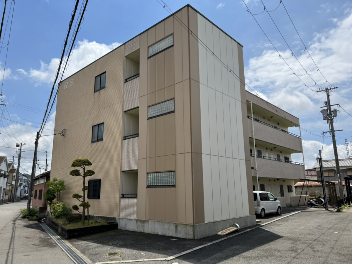 ロイヤルサハホリ