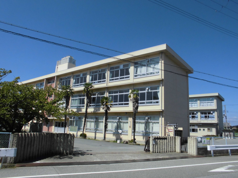 平岡南小学校まで670m (徒歩9分) 写真21