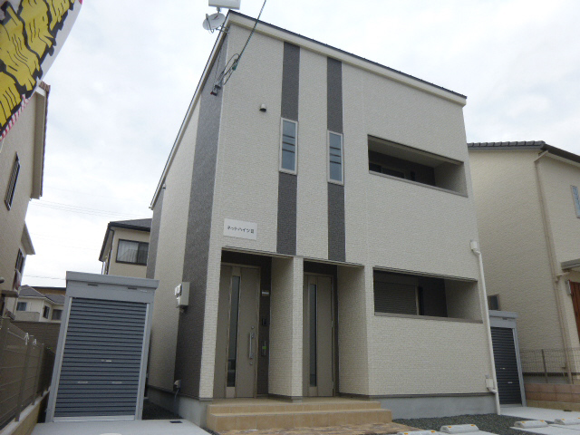 物件番号:1127250985 駐車場2台分込み&バイクも入る専用倉庫付き♪その他設備も充実☆