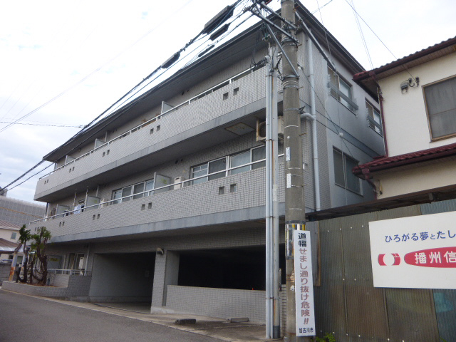 物件番号:1057214249 加古川駅徒歩圏内の物件！日当たり良好の閑静な住宅街！初めてのお引越しサポート致し