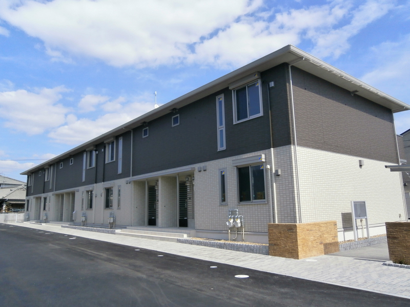 物件番号:1057224981 三木駅まで徒歩圏内！人気のシステムキッチン完備！設備充実！ネット無料♪